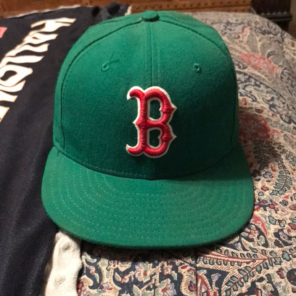 Green St.Patrick’s Day Boston Red Sox hat. 7&1/8